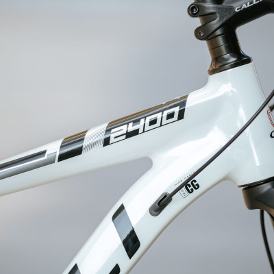 Xe đạp thể thao CALLI 2400 Khung nhôm không mối hàn