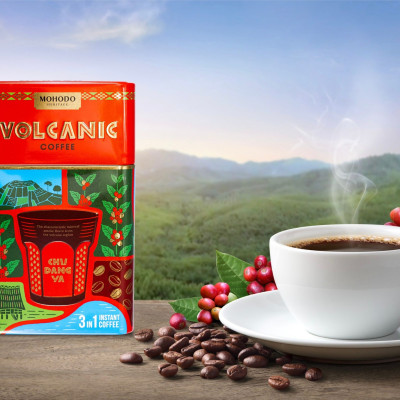 CÀ PHÊ MOHODO VOLCANIC COFFEE INSTANT 3IN1 NGUYÊN CHẤT ĐẬM VỊ TỪ NÚI LỬA CHƯ ĐĂNG YA 180G - HỘP SẮT