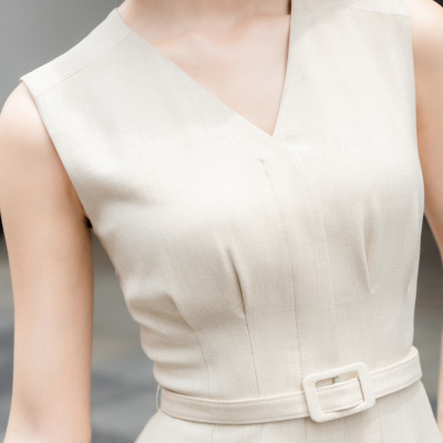 Đầm xòe sát nách xếp ly thân trước Larrisa thiết kế cao cấp WHITE CHIC