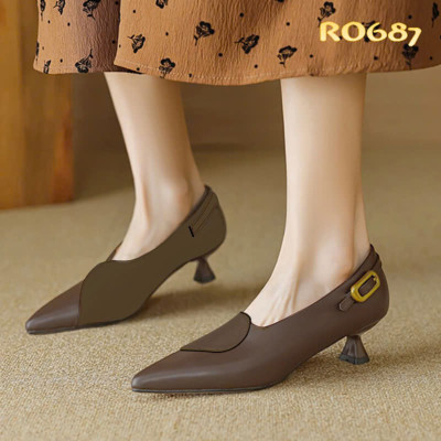 Giày văn phòng nữ cao gót 4 phân RO687 ROSATA tại BCASHOP thiết kế đơn giản mà quý phái, hiện đại và trang nhã