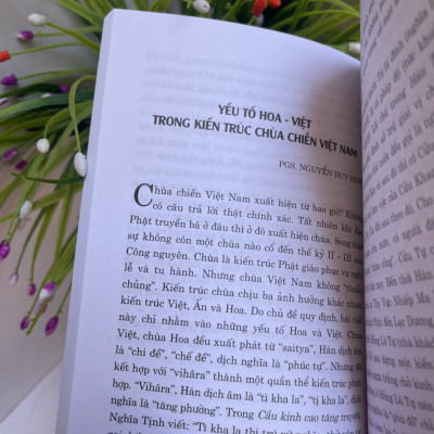 TIẾP XÚC VÀ GIAO LƯU VĂN HOÁ VIỆT - HOA TRONG LỊCH SỬ  – GS Phạm Đức Dương – TS Châu Thị Hải - NXB Chính trị Quốc gia sự thật