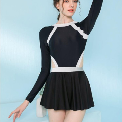 Bộ đồ bơi bikini nữ kín đáo 1 mảnh đi tắm biển giấu bụng váy liền áo dài tay - B.42