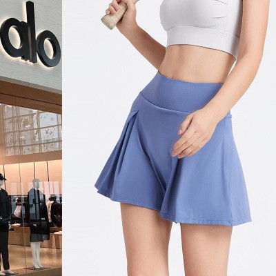Chân váy ngắn thời trang cho nữ có quần đùi trong chơi thể thao