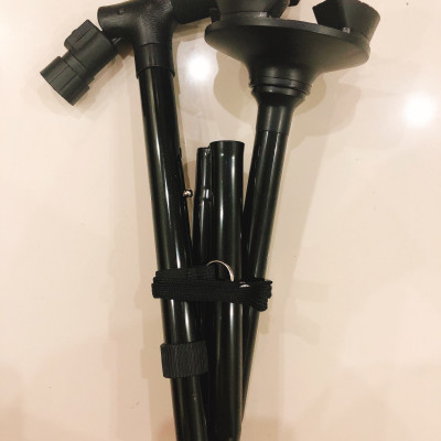 Gậy batoong đa năng (chống trượt, có đèn pin) phù hợp cho người cao tuổi