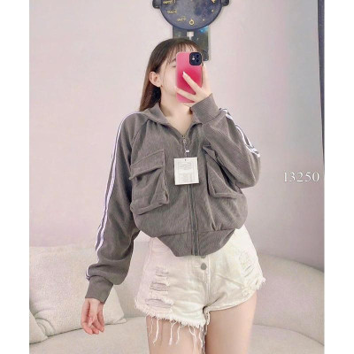 Áo khoát nữ nhung Gân Túi Hộp Cổ Trụ Tay Viền 3 Sọc siêu chất thời trang-A2050