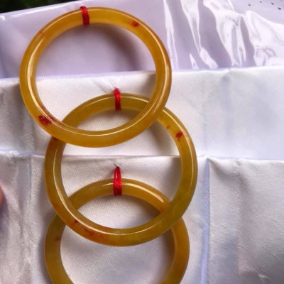 VÒNG TAY ĐÁ CẨM THẠCH VÀNG ANH TƯƠI BÓNG ĐẸP SIZE VÒNG 48MM NỮ MỆNH KIM THỔ, THUỶ