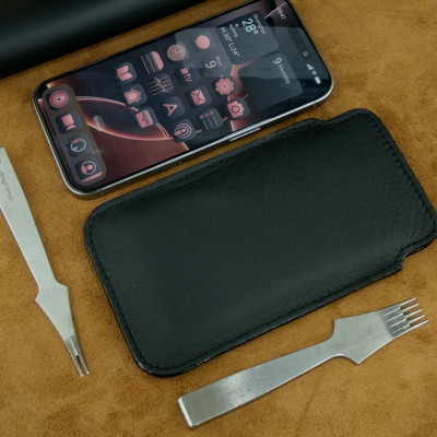 Bao da rút handmade IONECASE điện thoại 17 PRO Da Bò Thật - hàng chính hãng