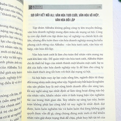 Sách - Bí mật quản trị nhân lực: Cách tạo ra một đội quân bách chiến bách thắng - MCBooks