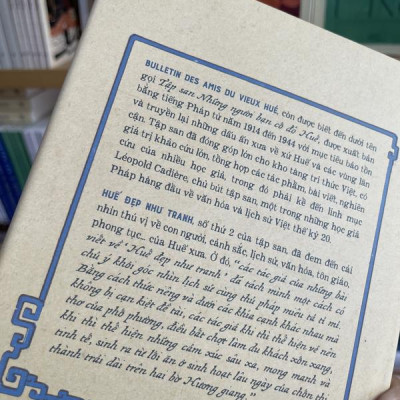 Sách - Huế đẹp như tranh (Nhã Nam HCM)