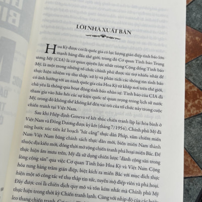 GIÁN ĐIỆP VÀ BIỆT KÍCH - Nước Mỹ đã thất bại như thế nào trong cuộc chiến tranh ở miền Bắc Việt Nam – Kenneth Conboy và Dale Andradé – Dương Văn Đoàn và Trần Ngọc Thạch dịch – NXB Chính trị quốc gia sự thật (Bìa mềm)