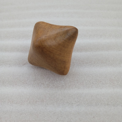 Dụng cụ massage N H home bằng gỗ thơm hình thoi