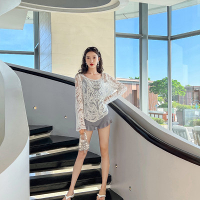 Áo ren lưới đi biển mặc khoác ngoài bikini dài tay dáng chui đầu sexy quyến rũ