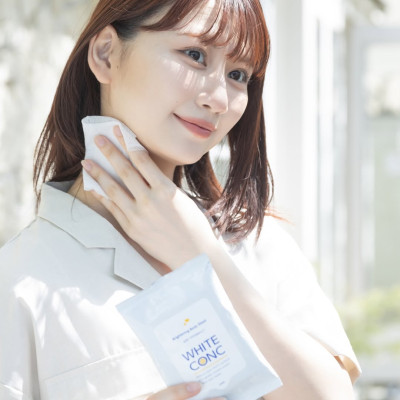 Khăn Ướt Làm Sạch Cơ Thể Dưỡng Trắng Sáng Da White Conc (18 Tờ/Gói)