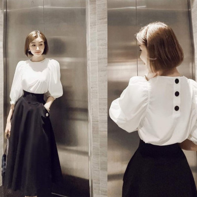 Áo Cổ Tròn Tay Bo Hella