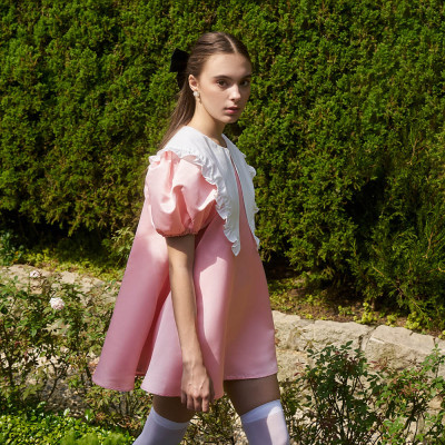 DOTTIE - Đầm ngắn cổ phối vải nhún bèo - Hồng - D0463