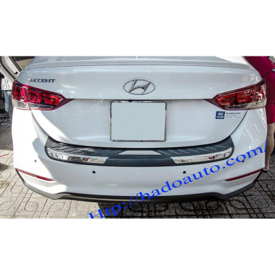 Nẹp chống chầy cốp sau nhựa Dành Cho Accent 2018