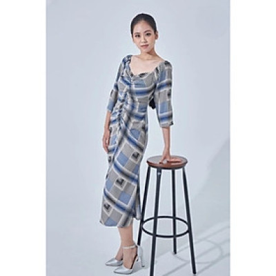 Đầm lụa dài dáng ôm viền chun dài giữa ngực Maxivic, La Mộc - LM0122135