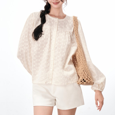 Áo sơ mi nữ thêu hoa tay dài bồng cổ tròn phong cách Liam Miều Est.2013