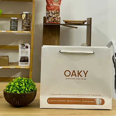 Quà Tặng Oaky - Combo Hạt Dinh Dưỡng Cao Cấp Hạnh Nhân, Hạt Macca, Nho Khô - Tặng Túi Giấy Sang Trọng