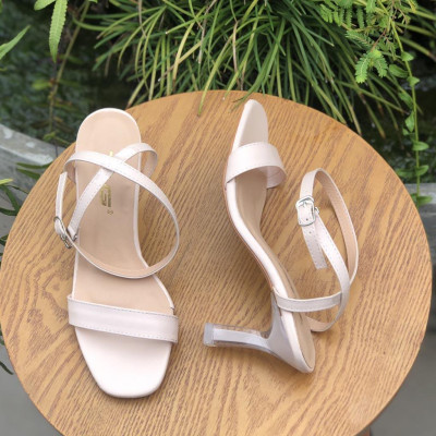Sandal nữ cao gót hot trend trẻ trung năng động 21367
