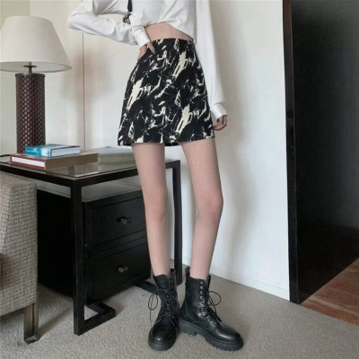 Chân váy ngắn dáng chữ A sành điệu cho nữ