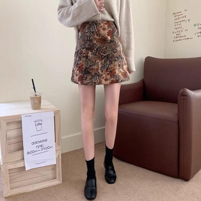 Chân váy nữ dáng chữ A hoạt tiết hoa lá sành điệu