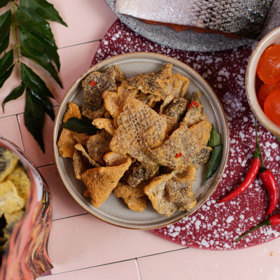 Da cá hồi trứng muối Salted Egg Salmon Skin 210g IRVINS