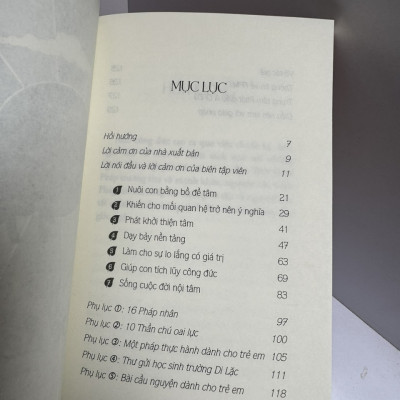 NUÔI CON BẰNG BỒ ĐỀ TÂM - Lama Zopa Rinpoche - Tinh Nguyệt Tâm dịch - Thái Hà - Nhà xuất bản Lao Động.