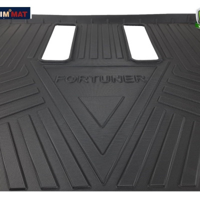 Thảm lót cốp qd xe ô tô Toyota Fortuner/ Innova 2008 -đến nay nhãn hiệu Macsim chất liệu TPV cao cấp màu đen