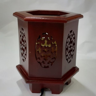 Đèn xông tinh dầu gỗ hương